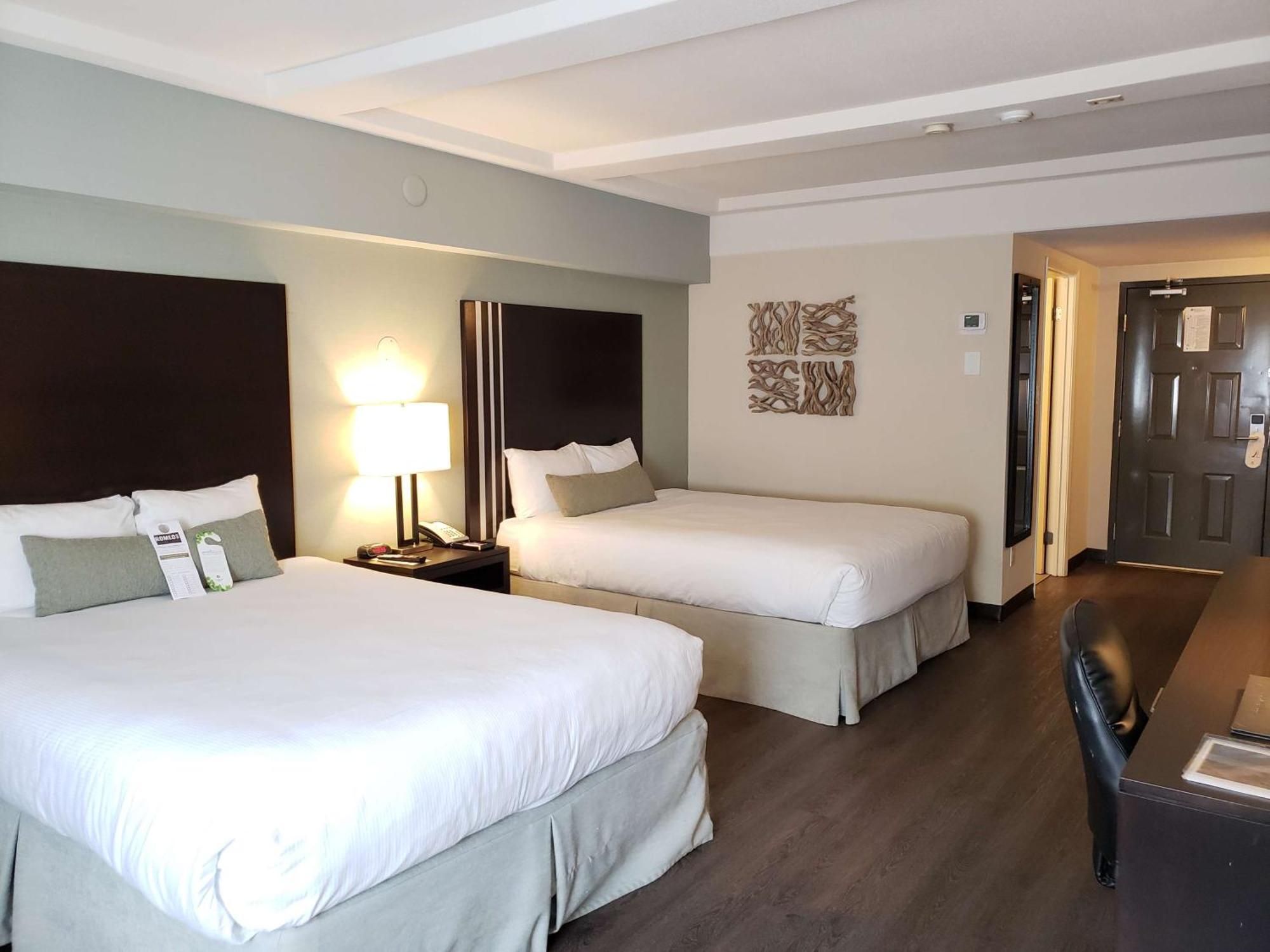 Coast Kamloops Hotel & Conference Centre Екстер'єр фото