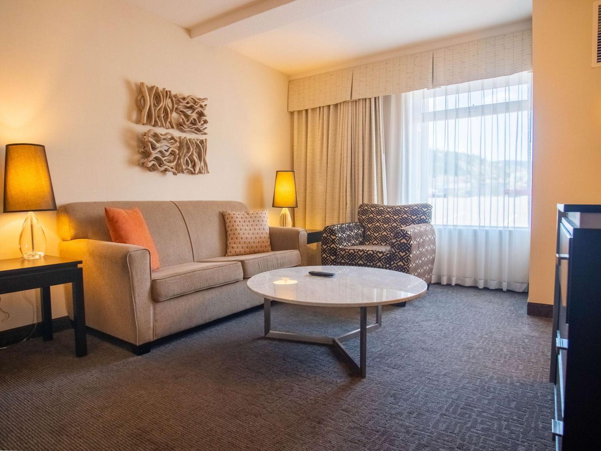 Coast Kamloops Hotel & Conference Centre Екстер'єр фото